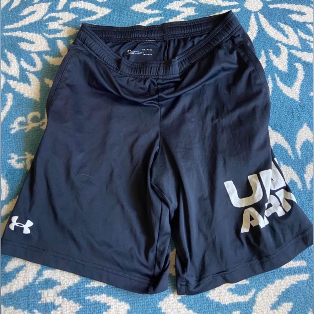 Under Armor size Small shorts